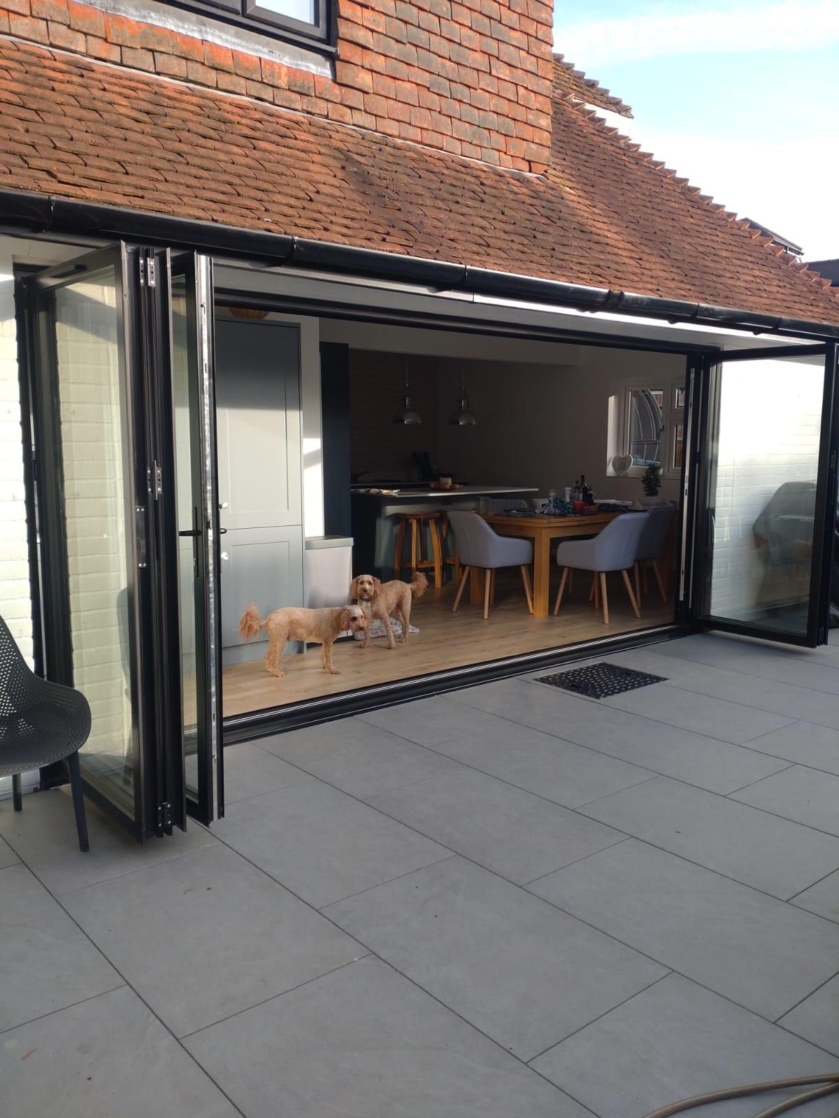 Smart “Visofold” bifold doors in black