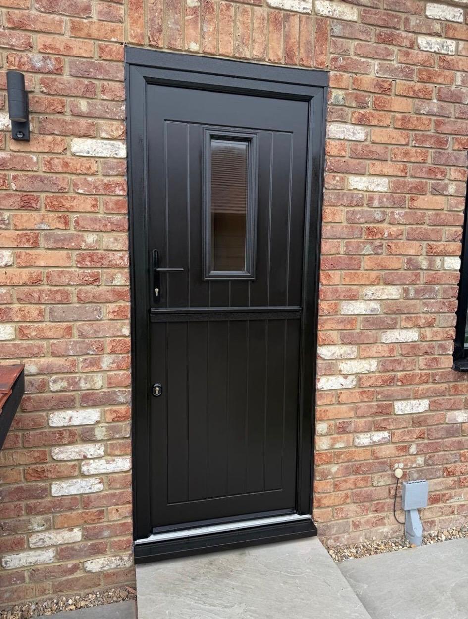 Solidcore “barn door” in black brown.