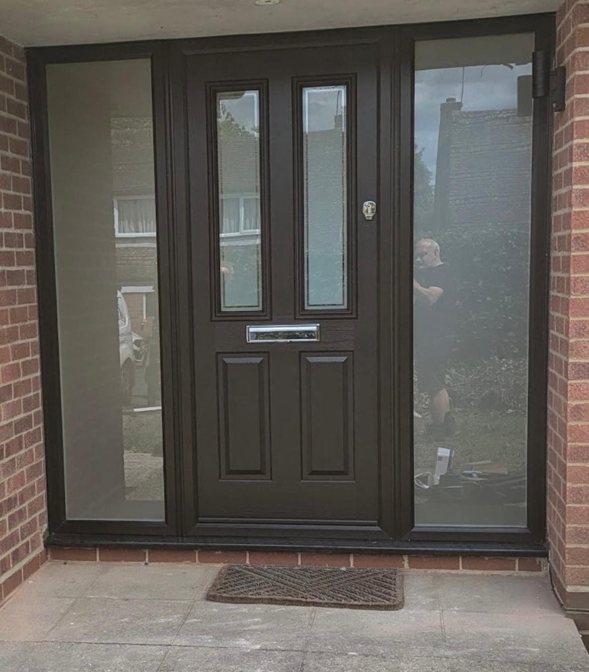 Solidor “Ludlow 2” in Schwarz Braun.